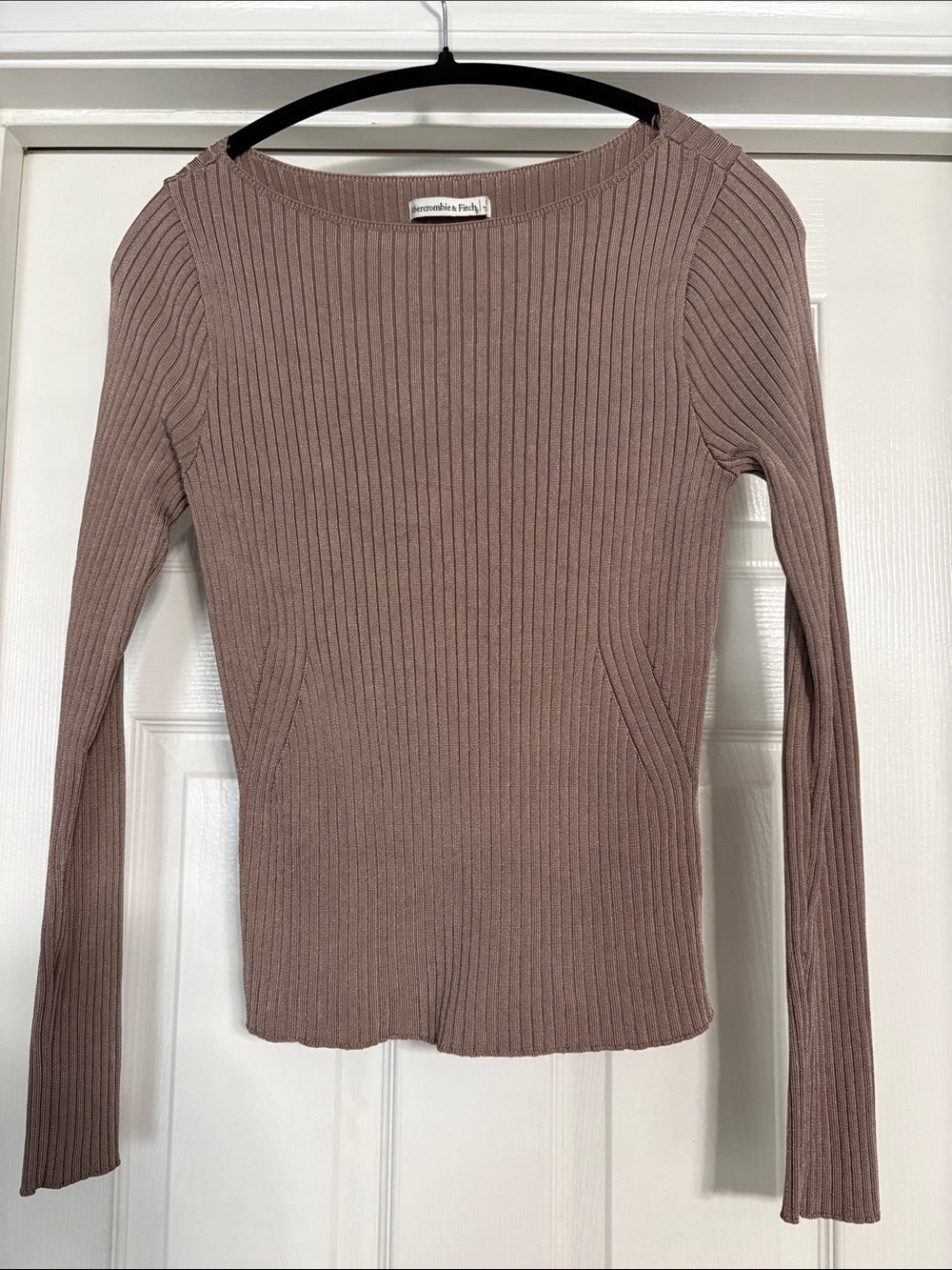 Abercrombie & Fitch Ribbed Long Sleeve Sweater in Taupe